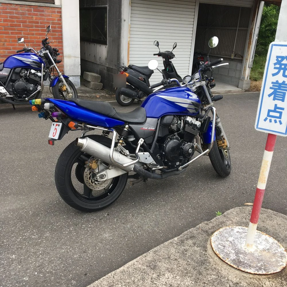 30年ぶりに再会した教習車のCB400SF